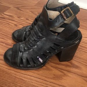 Free bird Bongo Sandals